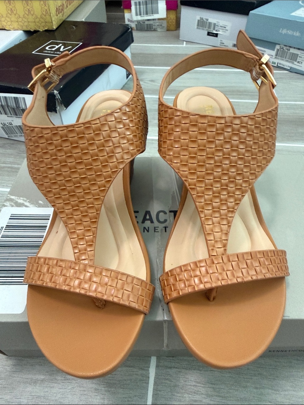 Kenneth Cole Reaction Women's Greatly Thong Almond Toe Wedge Sandals Heels - Picture 3 of 9